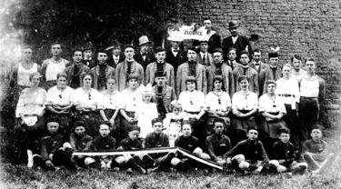 Historická společná fotografie TJ Sokol Zlobice